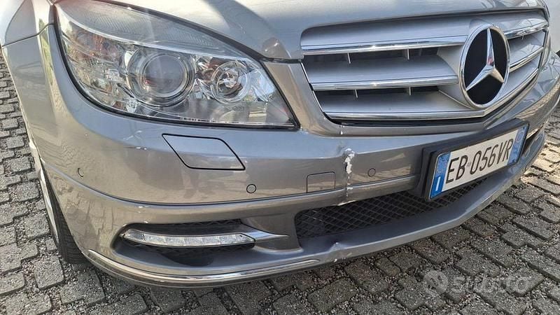 Usata Mercedes C200 Avantgarde 184 CV (135 kW) 2010 Grigio Berlina