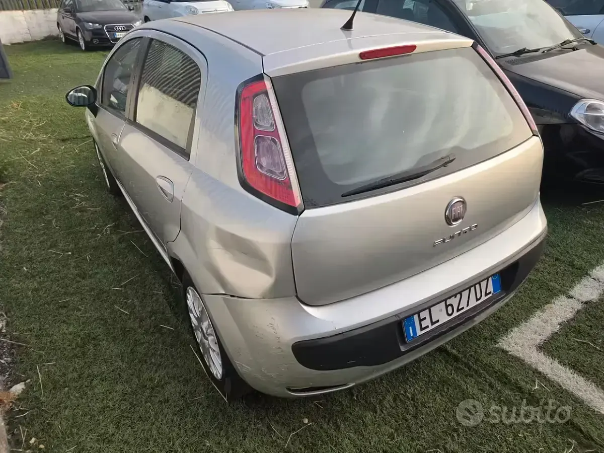 Usata Fiat Punto Evo S 77 CV (56 kW) 2012 Argento Utilitaria