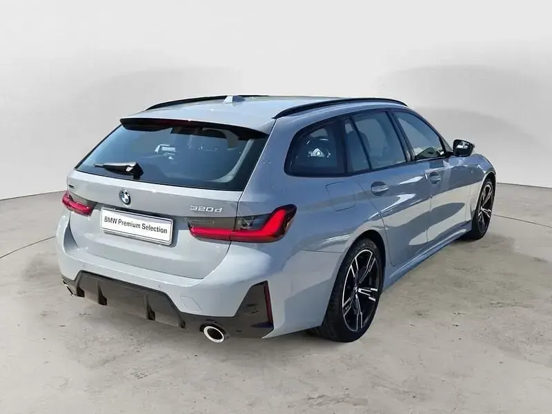 Usata BMW 320e 204 CV (150 kW) 2023 Grigio Station wagon