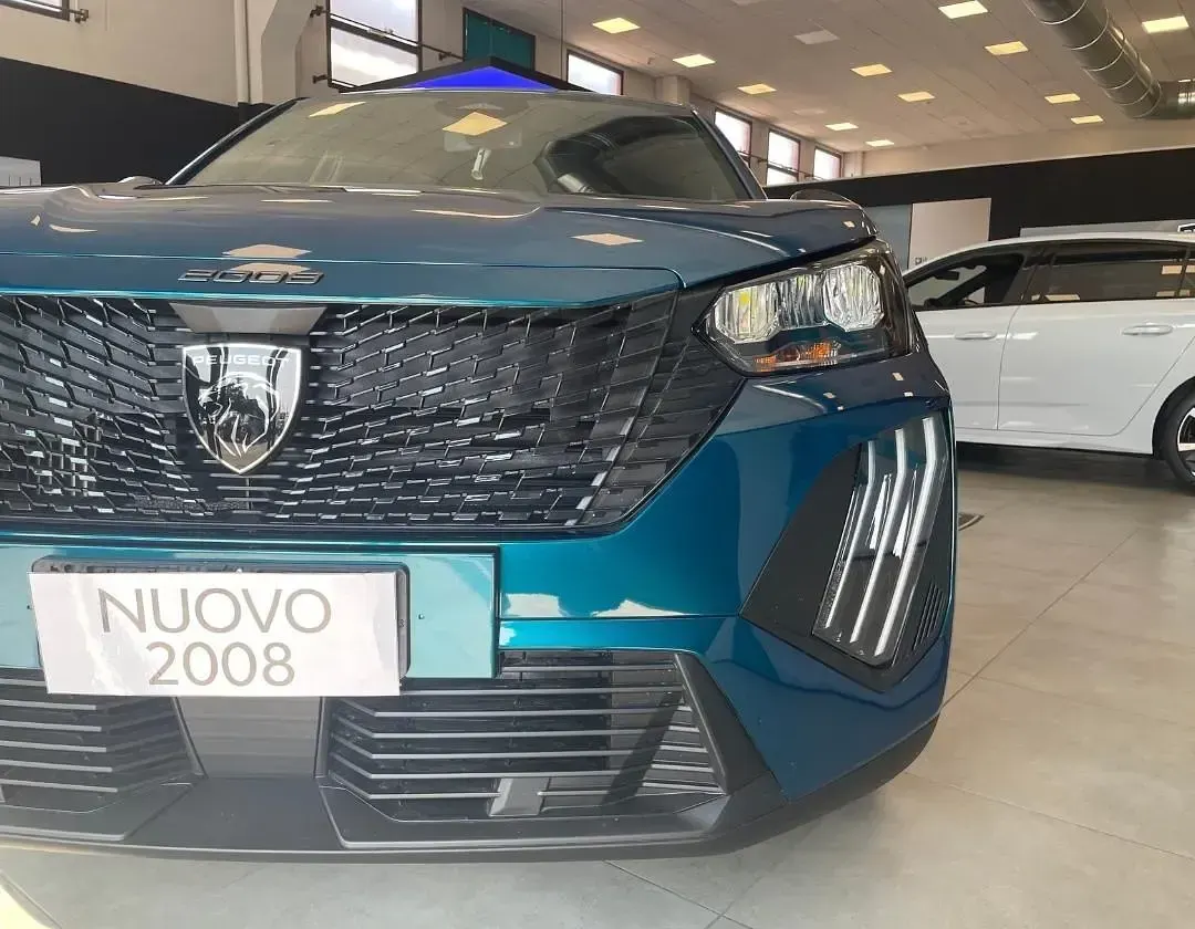 Nuova Peugeot 2008 Style 136 CV (100 kW) 2026 Blu SUV