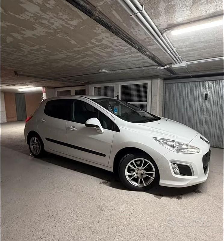 Usata Peugeot 308 Active 93 CV (68 kW) 2012 Bianco Berlina