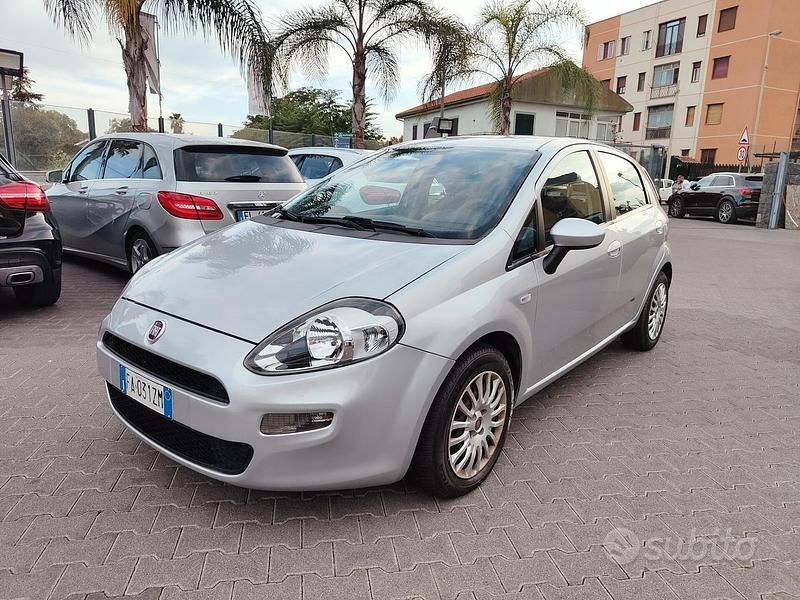 Usata Fiat Punto 85 CV (62 kW) 2015 Grigio Utilitaria
