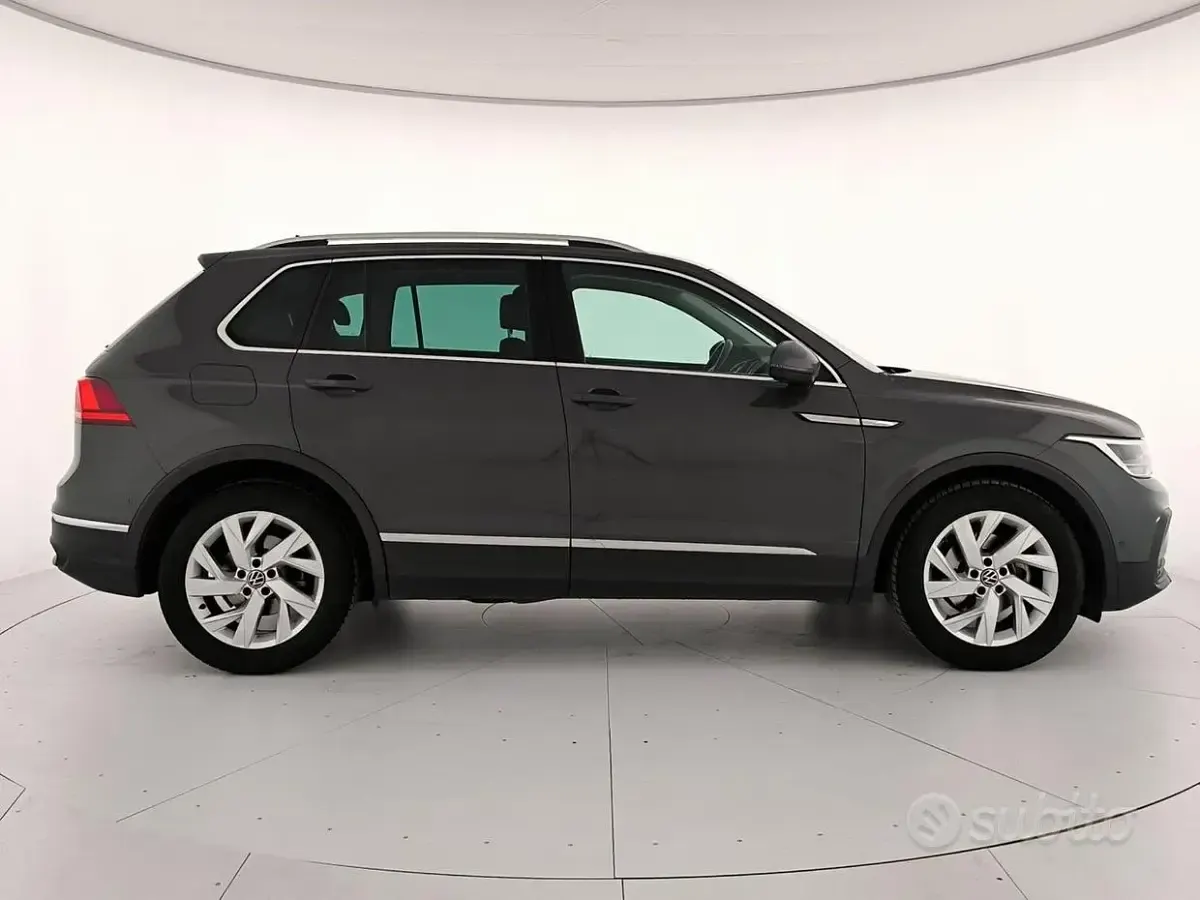 Usata VW Tiguan Life 122 CV (89 kW) 2021 Grigio SUV