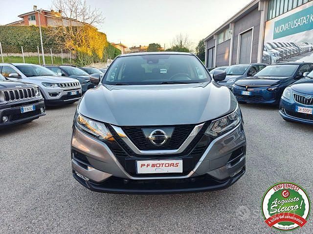 Usata Nissan Qashqai Acenta 115 CV (84 kW) 2018 Grigio SUV