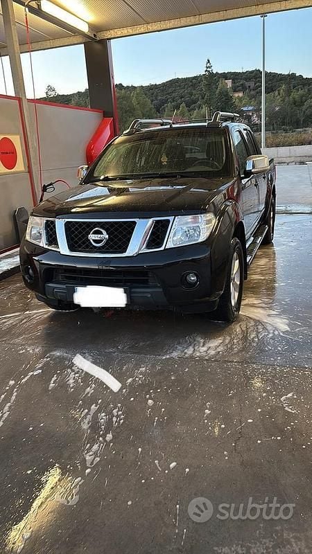 Usata Nissan Navara 190 CV (139 kW) 2010 Nero Pick-up