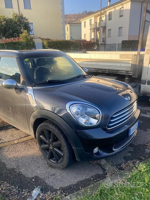 Usata Mini Cooper D Countryman 111 CV (81 kW) 2011 Nero SUV