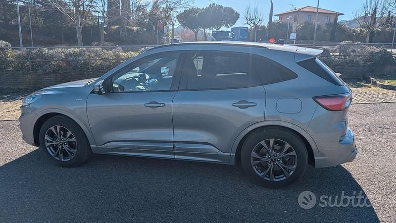 Usata Ford Kuga ST-Line 120 CV (88 kW) 2021 Grigio SUV