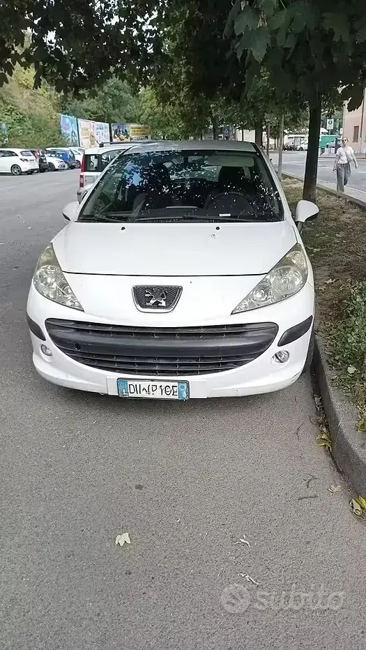Usata Peugeot 207 75 CV (55 kW) 2009 Bianco Utilitaria