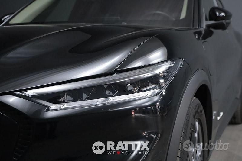 Usata Ford Mustang Standard Range 269 CV (197 kW) 2023 Absolute black Berlina