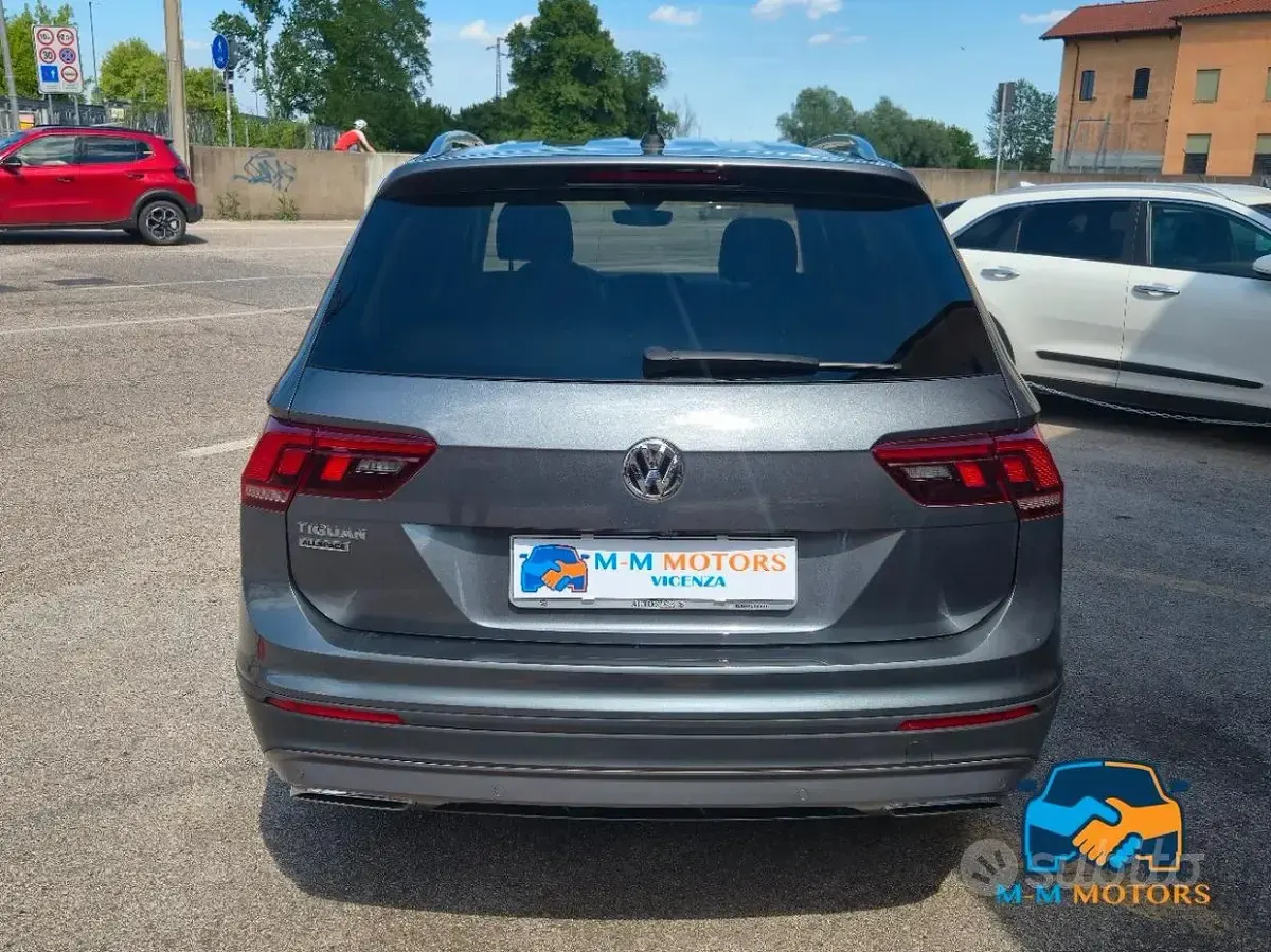 Usata VW Tiguan Allspace 150 CV (110 kW) 2021 Grigio SUV