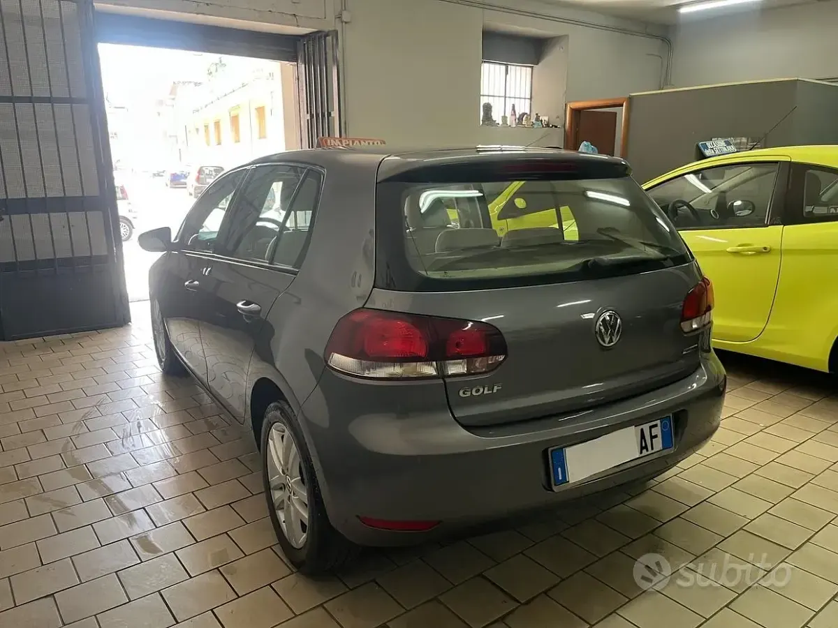 Usata VW Golf VI Highline 102 CV (75 kW) 2009 Grigio Berlina