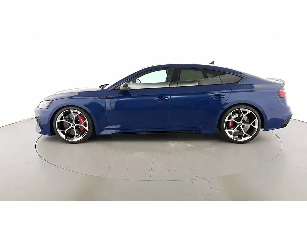 Nuova Audi RS5 Sportback Performance 471 CV (346 kW) 2025 Blu ascari Berlina