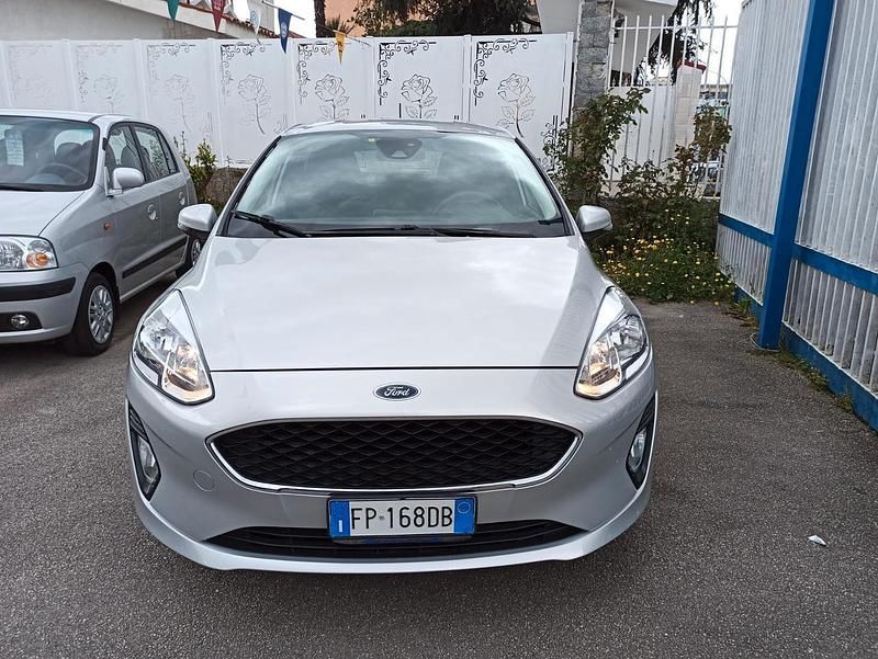 Usata Ford Fiesta 86 CV (63 kW) 2018 Argento Utilitaria