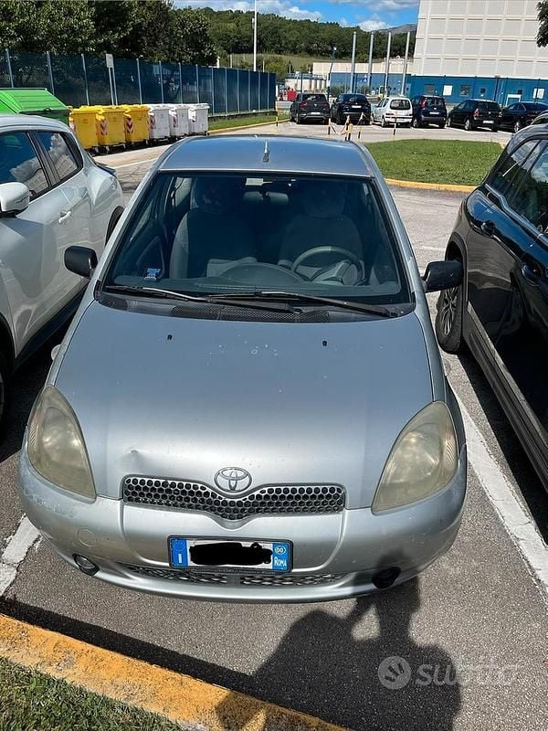 Usata Toyota Yaris 2000 Grigio Utilitaria
