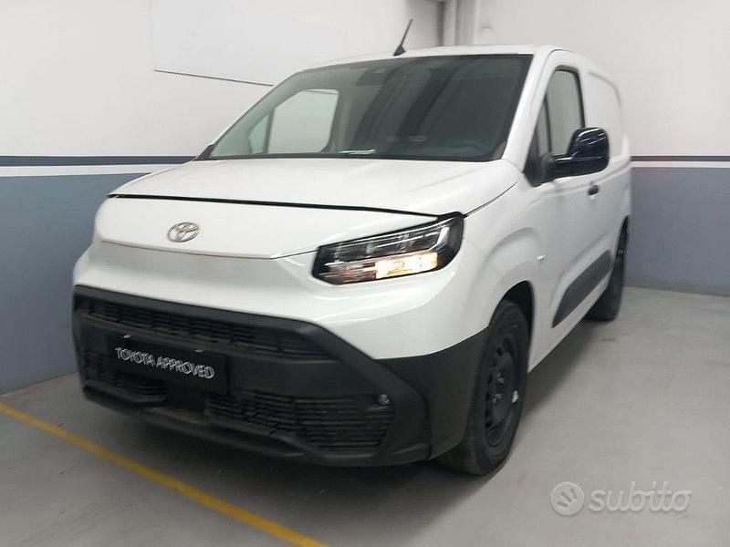 Bianco Usata 2024 Toyota Proace City City Monovolume | 33.800 € - Immagine 1/3