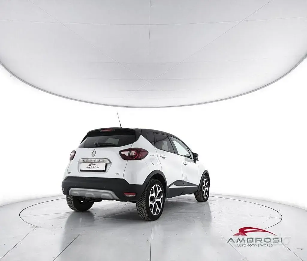 Usata Renault Captur Intens 110 CV (80 kW) 2017 Bianco SUV