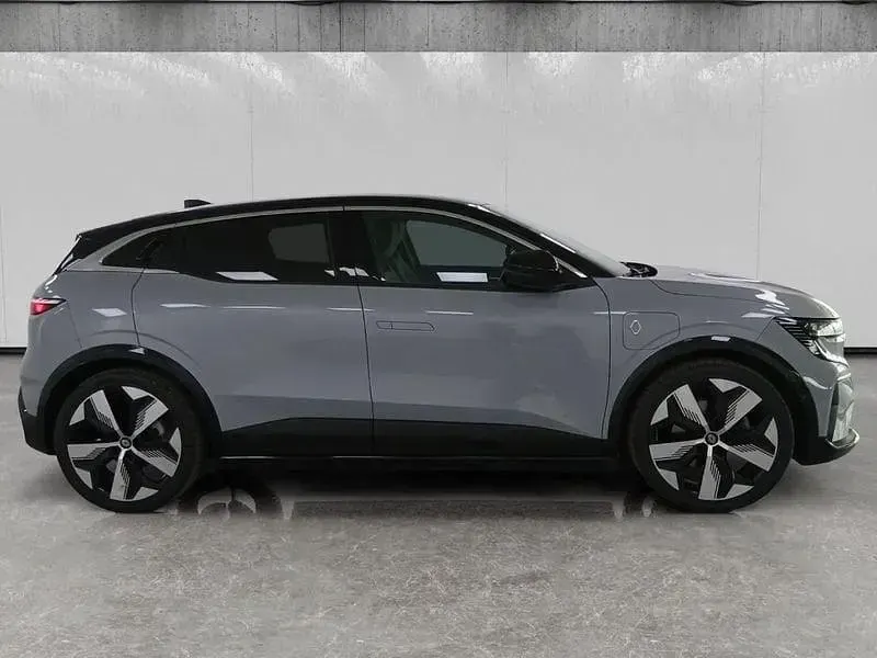 Usata Renault Megane E-Tech Evolution 159 kW (217 CV) 2023 Argento Berlina