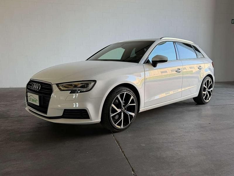 Usata Audi A3 Ambiente 150 CV (110 kW) 2019 Bianco pastello Berlina