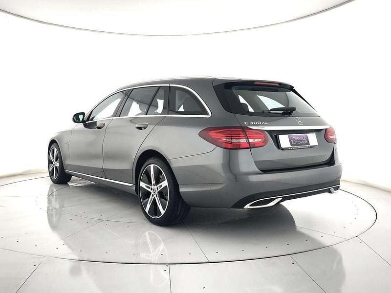 Usata Mercedes C300e Business 194 CV (142 kW) 2020 Grigio metallizzato Station wagon