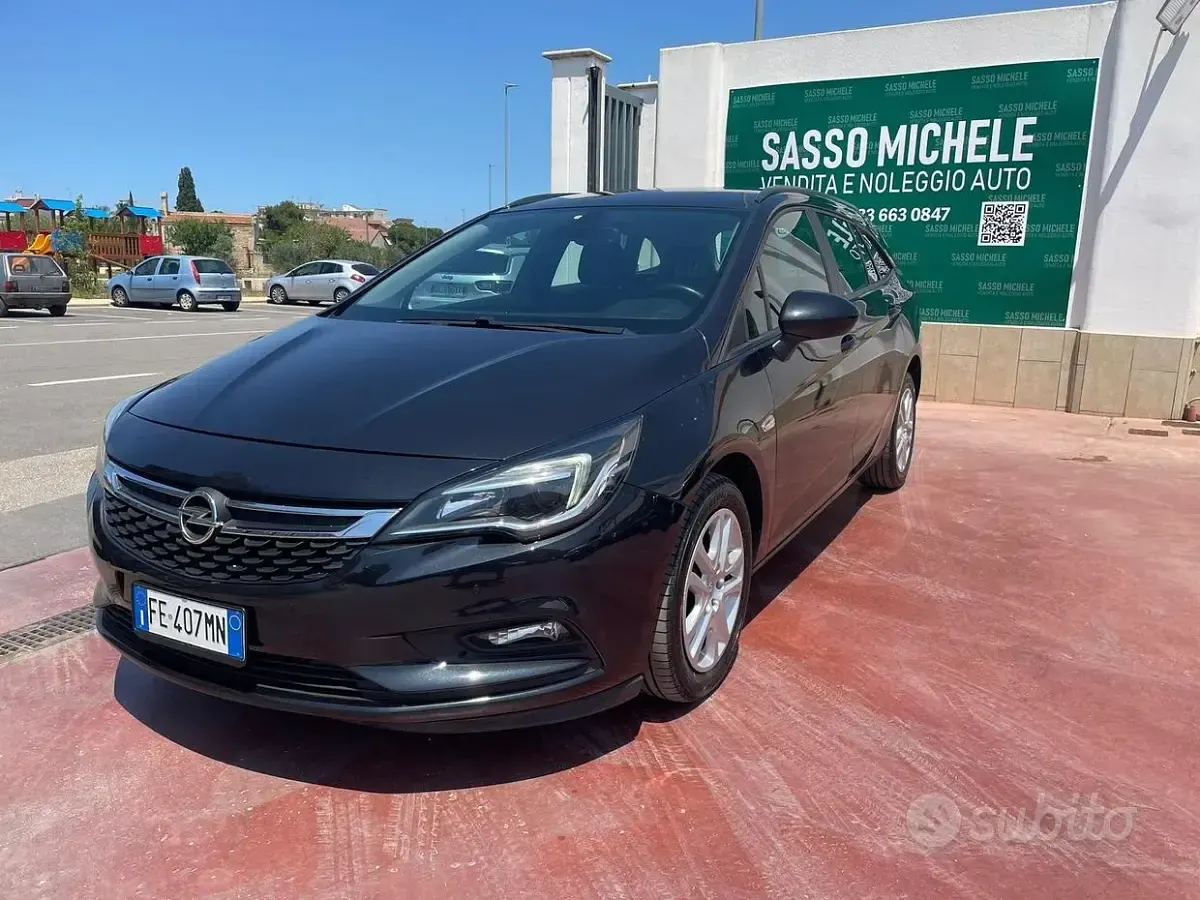 Usata Opel Astra 110 CV (80 kW) 2016 Nero Berlina