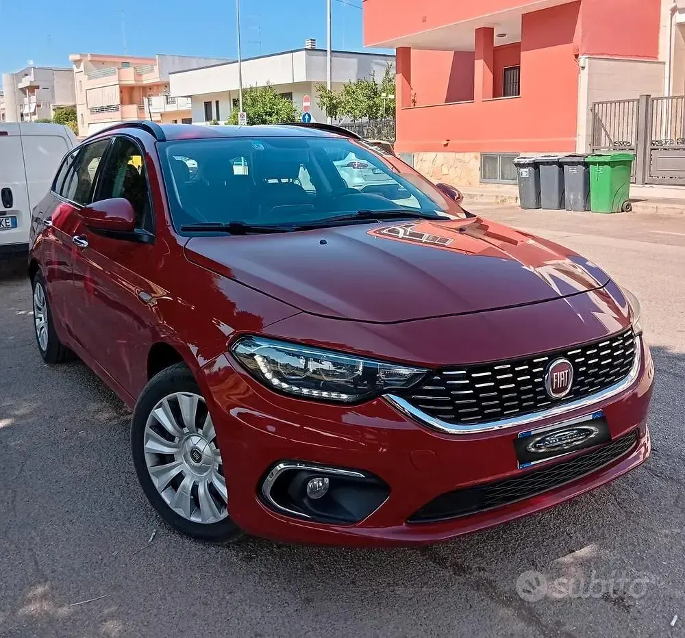Usata Fiat Tipo Lounge 120 CV (88 kW) 2017 Rosso Station wagon