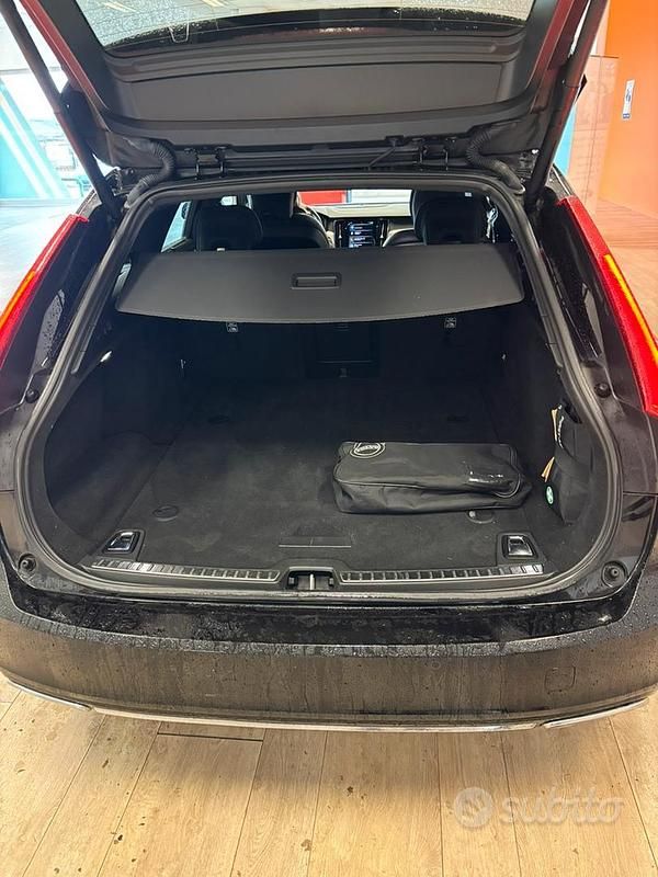 Usata Volvo V90 150 CV (110 kW) 2020 Nero Station wagon