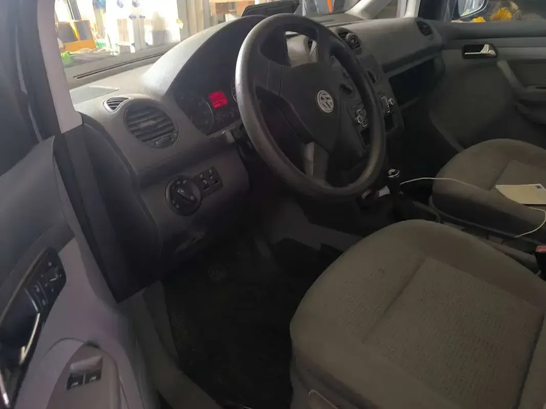 Usata VW Caddy Style 109 CV (80 kW) 2010 Nero Monovolume