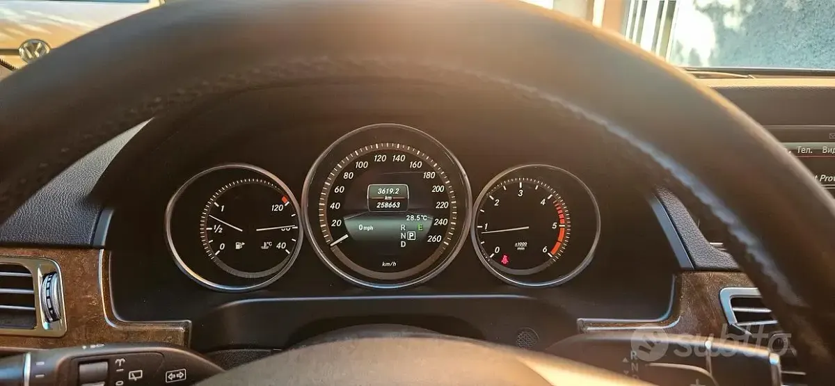 Usata Mercedes E220 170 CV (125 kW) 2015 Grigio Station wagon