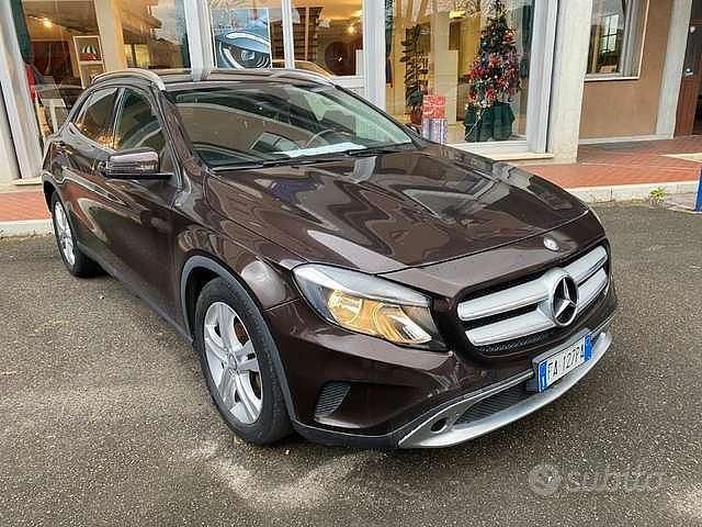 Marrone Usata 2015 Mercedes GLA200 Executive SUV | 14.900 € (Buon prezzo) - Immagine 1/4
