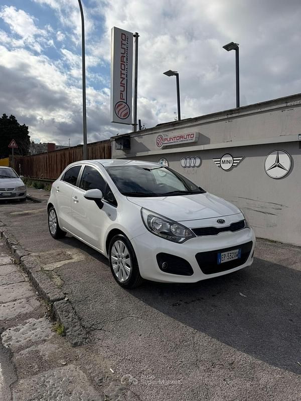 Usata Kia Rio EX 75 CV (55 kW) 2013 Bianco Berlina