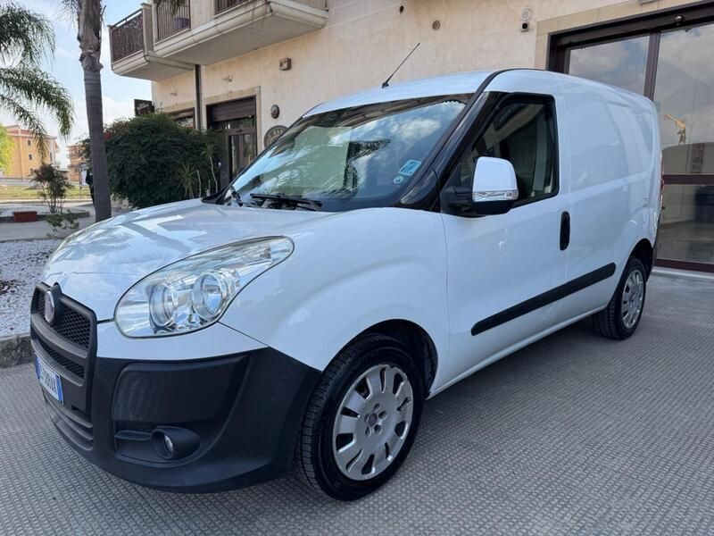 Usata Fiat Doblò 119 CV (87 kW) 2013 Bianco Monovolume