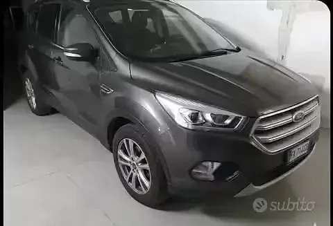 Begagnad Ford Kuga 150 HK (110 kW) 2017 Grå SUV