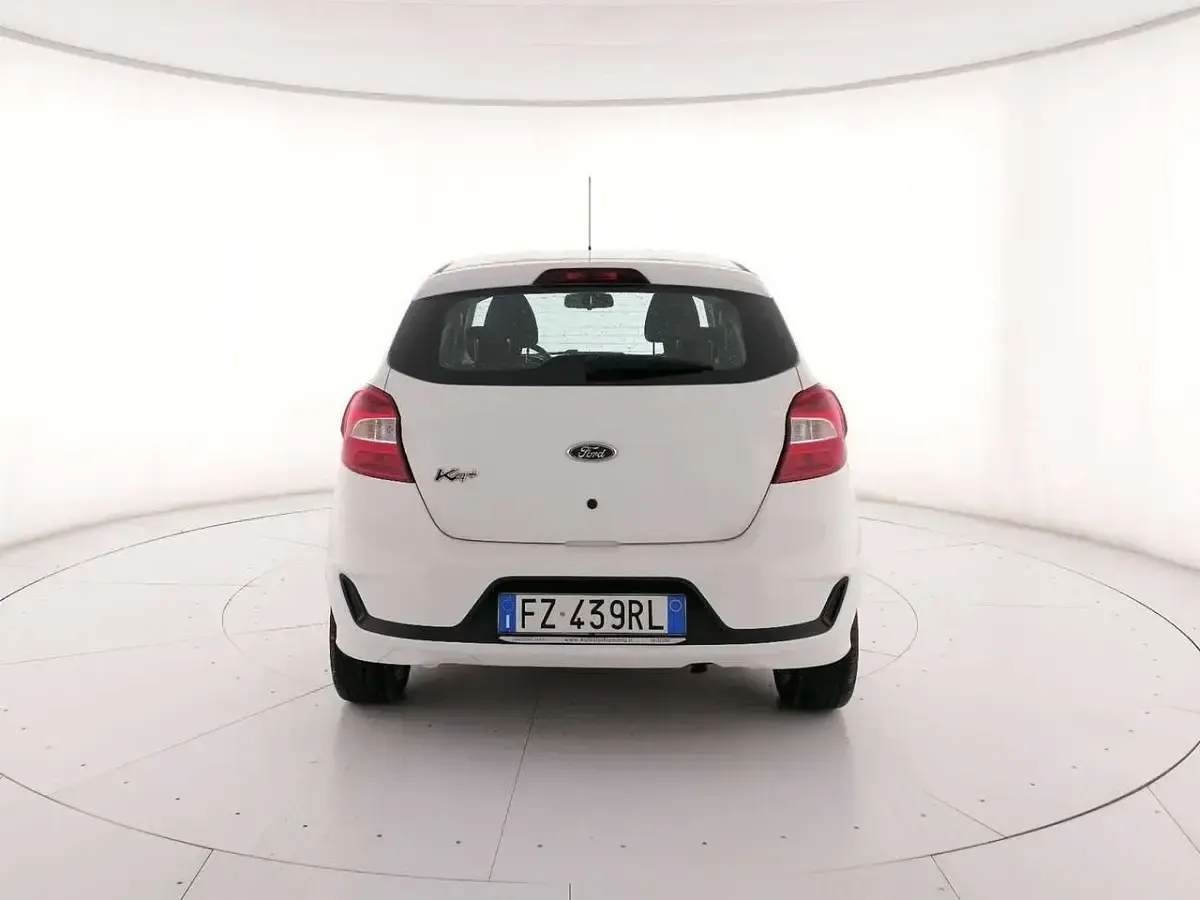 Usata Ford Ka Ultimate 86 CV (63 kW) 2019 Grigio Berlina
