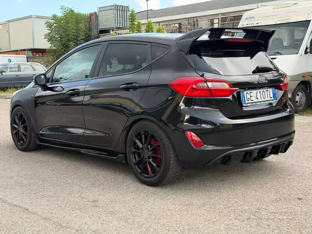 Usata Ford Fiesta Titanium 75 CV (55 kW) 2021 Nero Utilitaria