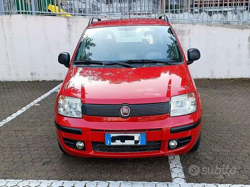 Usata Fiat Panda Easy 69 CV (50 kW) 2012 Rosso Utilitaria