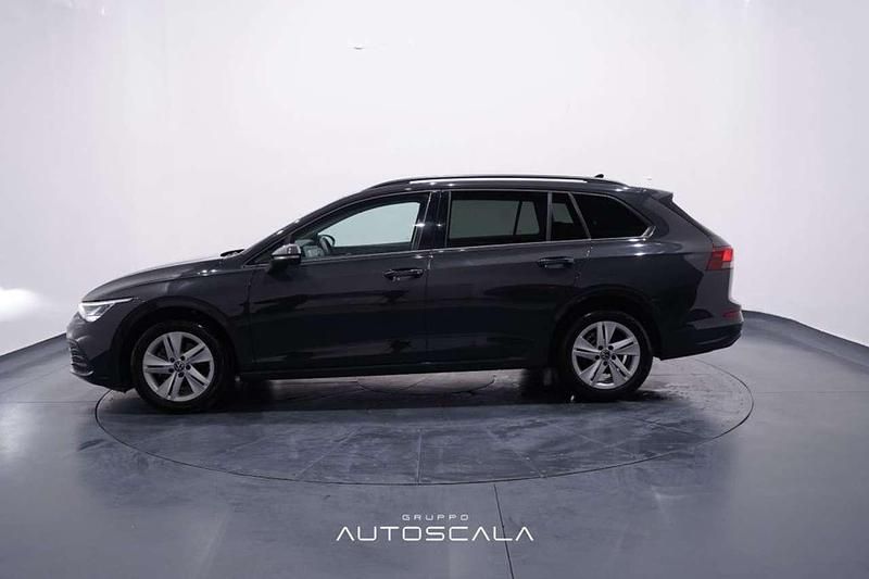 Usata VW Golf VIII Life 131 CV (96 kW) 2022 Nero Station wagon