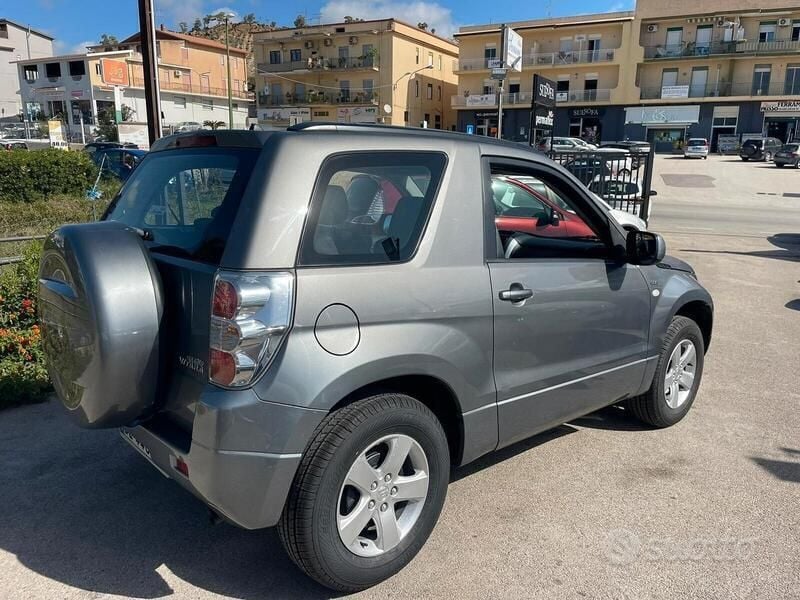 Usata Suzuki Grand Vitara 129 CV (94 kW) 2009 Grigio SUV