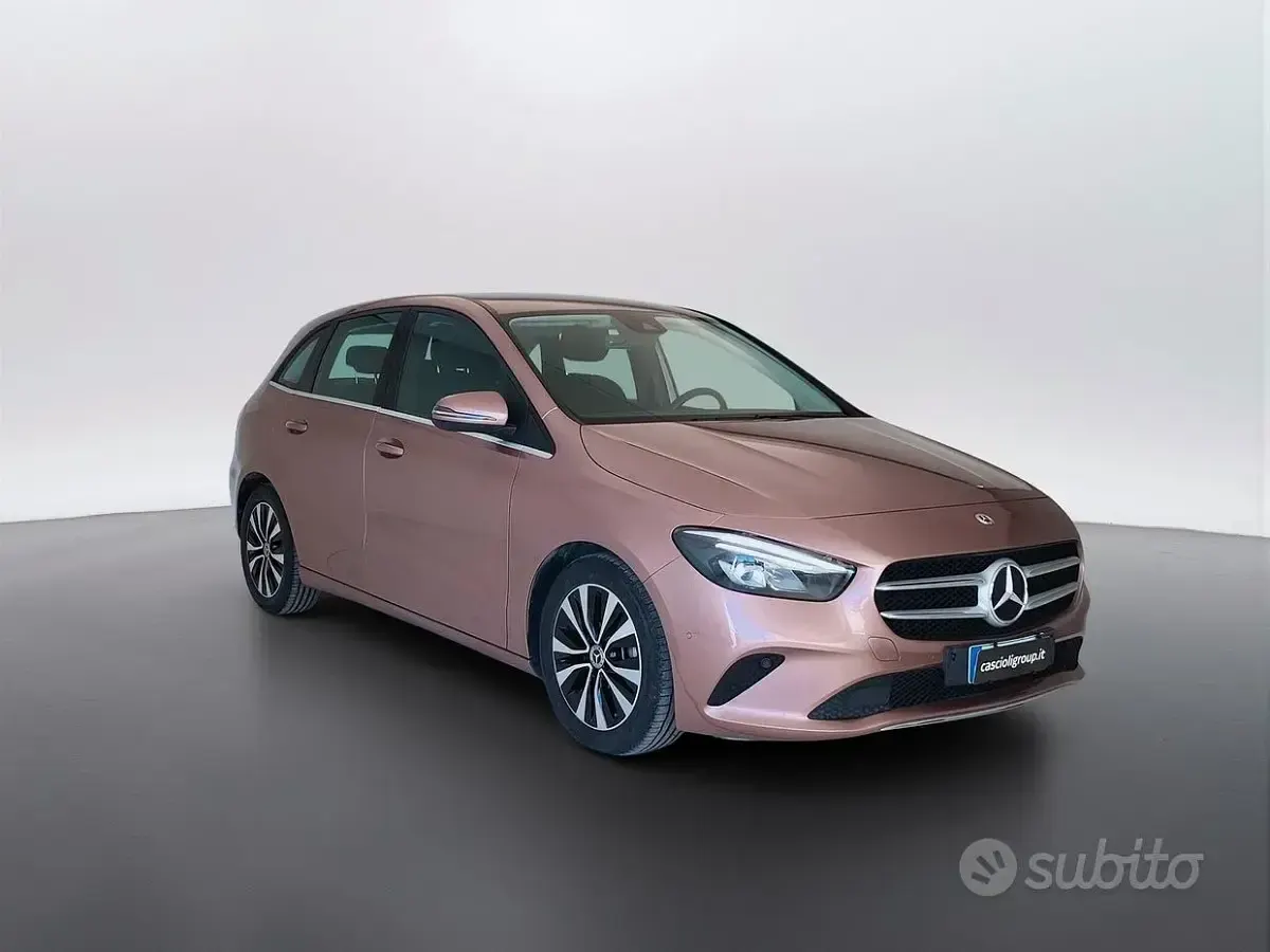Usata Mercedes B180 116 CV (85 kW) 2022 Ros gold met. Utilitaria