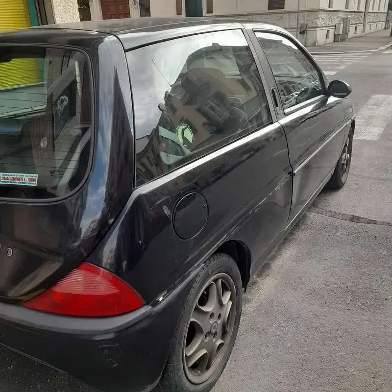 Usata Lancia Ypsilon 86 CV (63 kW) 2000 Nero Utilitaria