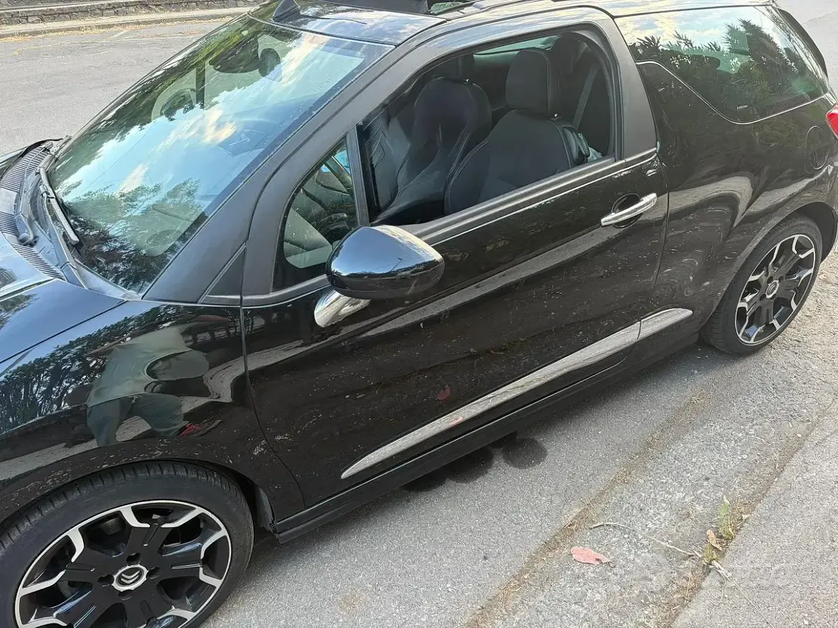 Usata Citroën DS3 Cabriolet 82 CV (60 kW) 2014 Nero Cabrio