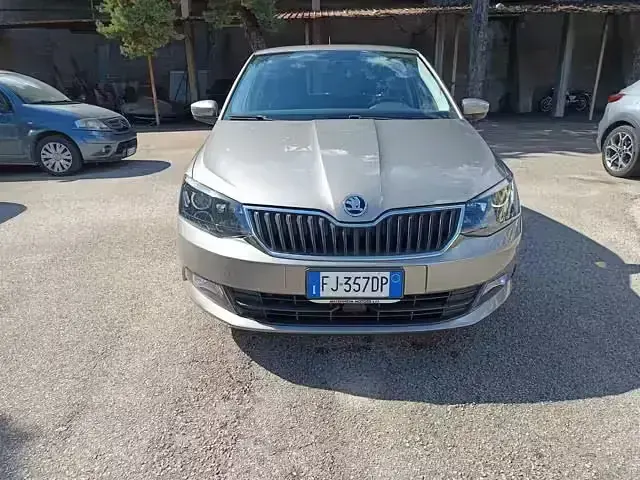 Usata Skoda Fabia Ambition 90 CV (66 kW) 2017 Grigio Utilitaria
