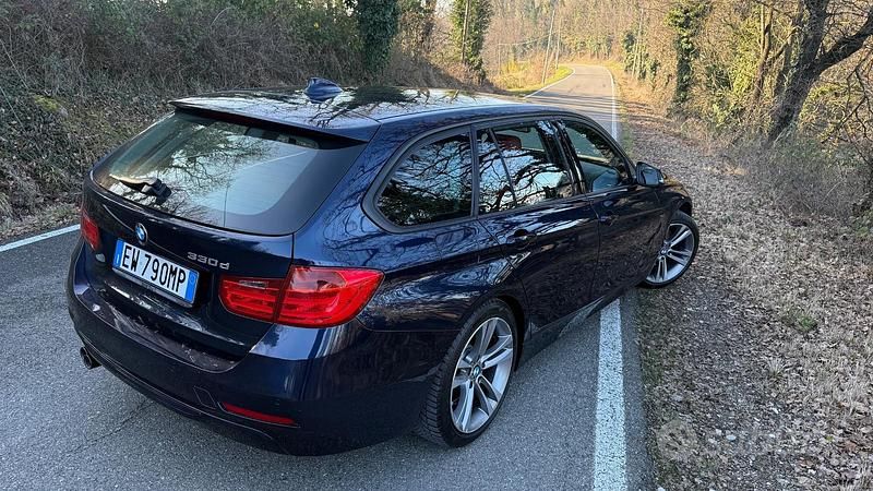 Begagnad BMW 330 Sport Line 258 HK (189 kW) 2014 Blå Kombi