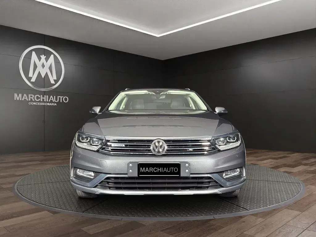 Usata VW Passat Business 190 CV (139 kW) 2016 Grigio metallizzato Station wagon