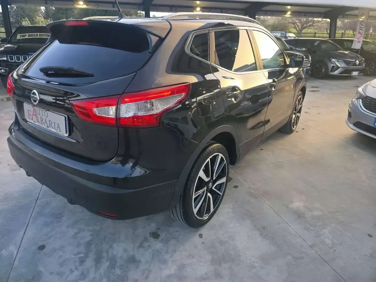 Usata Nissan Qashqai Tekna 131 CV (96 kW) 2015 Nero SUV