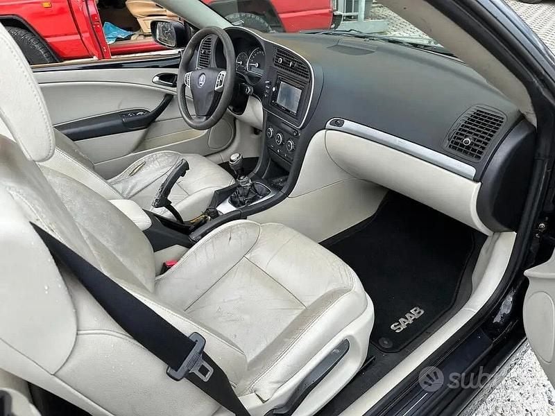 Usata Saab 9-3 Cabriolet Vector 150 CV (110 kW) 2007 Nero Cabrio
