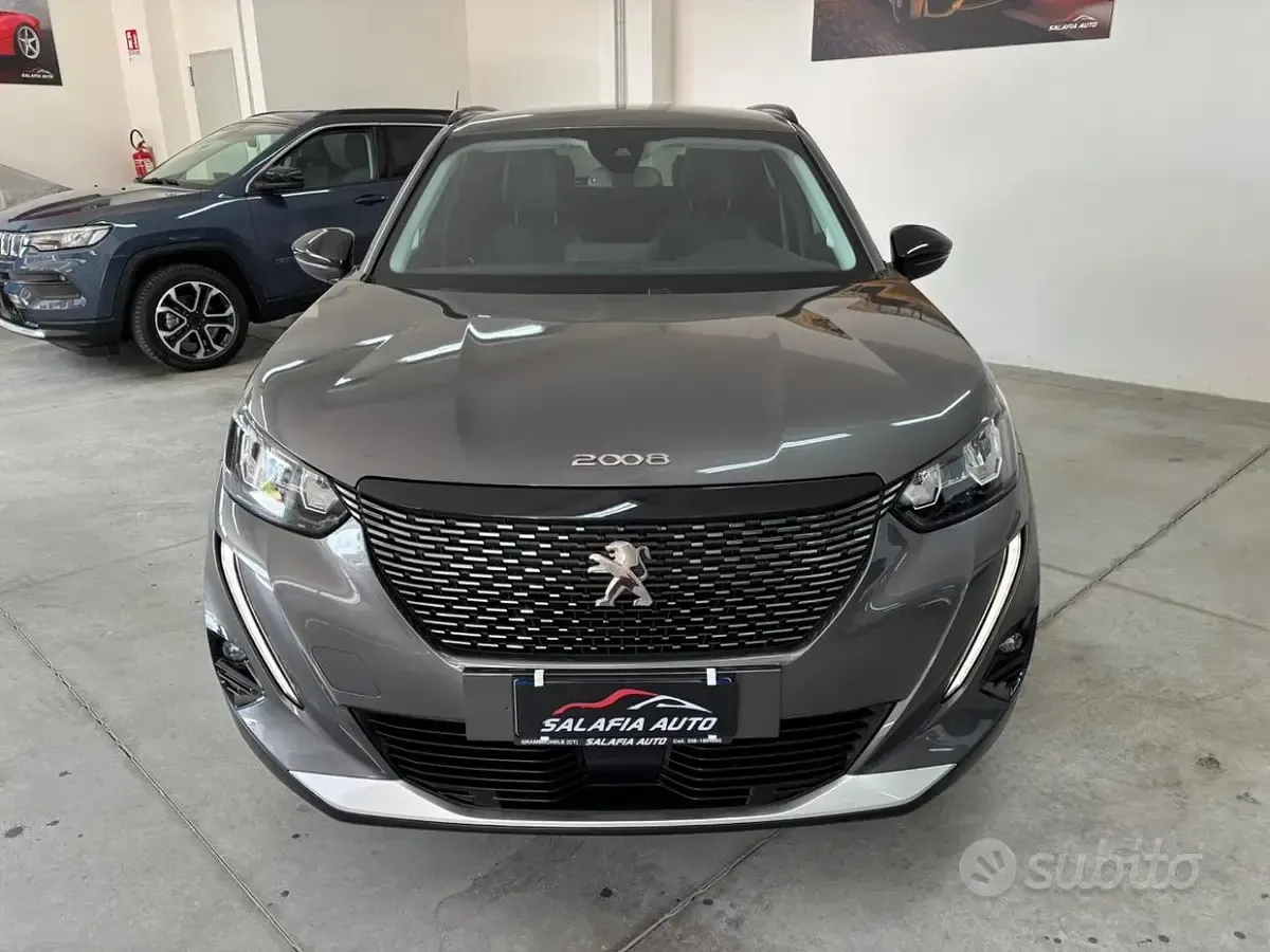 Usata Peugeot 2008 Allure 110 CV (80 kW) 2021 Grigio SUV