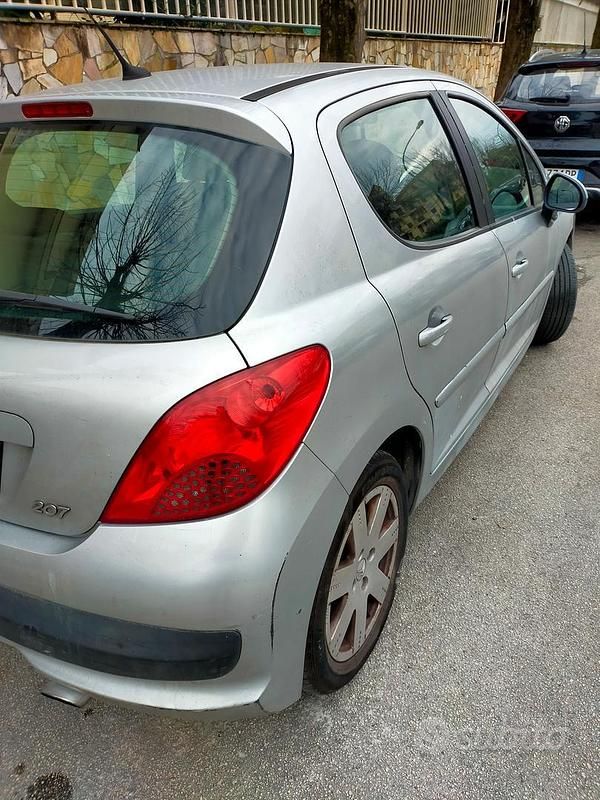 Usata Peugeot 207 110 CV (80 kW) 2008 Grigio Berlina