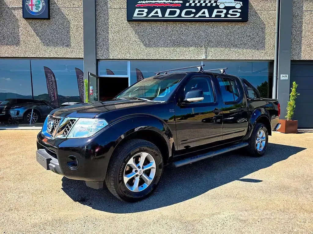 Usata Nissan Navara 190 CV (139 kW) 2015 Nero Pick-up