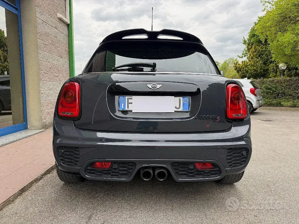 Usata Mini Cooper S 192 CV (141 kW) 2017 Grigio Utilitaria
