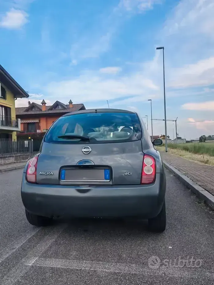 Usata Nissan Micra 65 CV (47 kW) 2005 Grigio Berlina